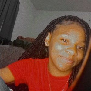 Meet your Posher, Gabriella